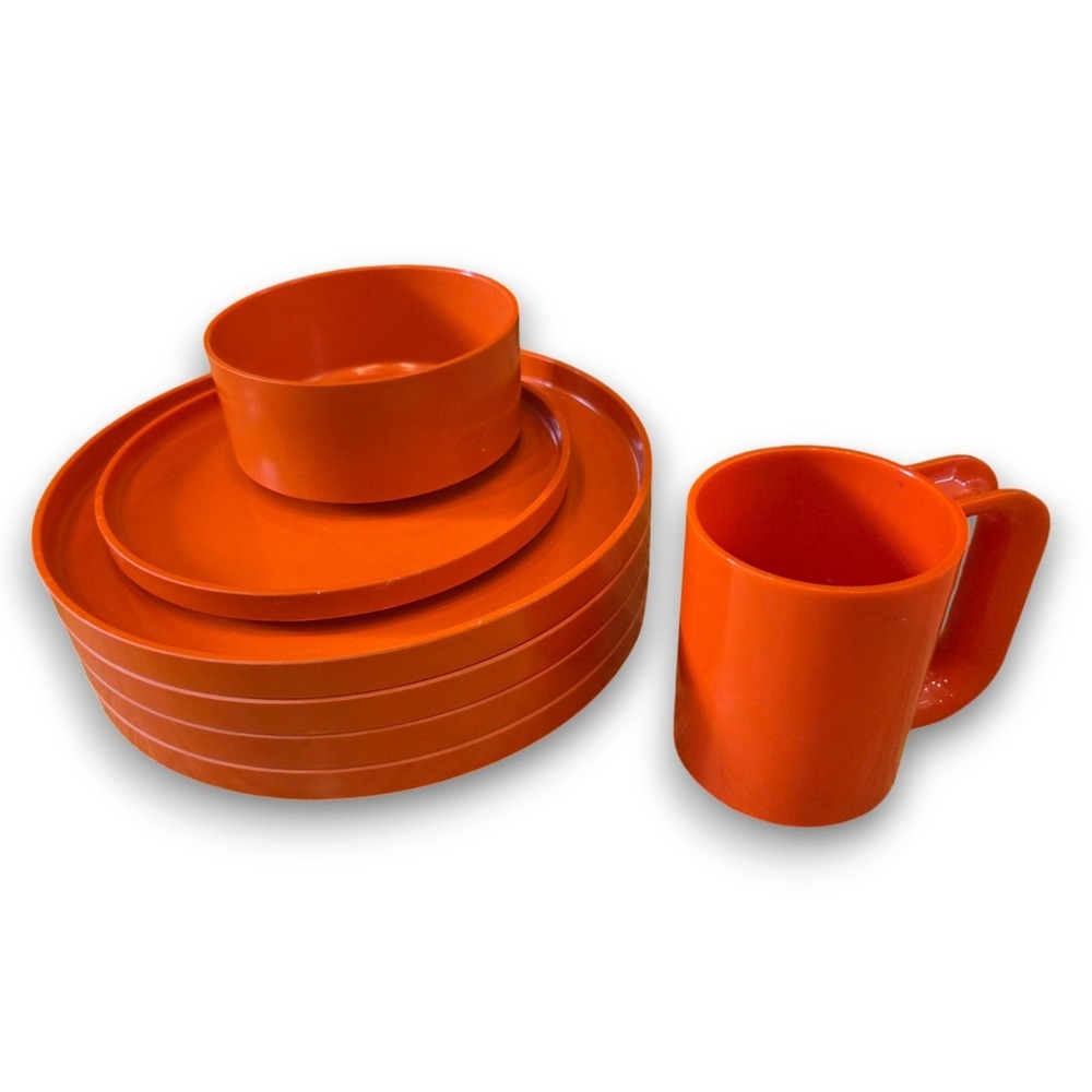 Vintage MCM Heller Massimo Vignelli Orange Plastic Dinnerware Set Mug Bowl Plate